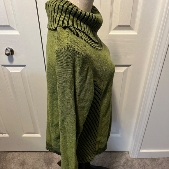 Laura size XL pullover - Picture 8 of 12